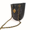 Secondhand Chanel vintage shoulder bag in black quilted leather - '10s